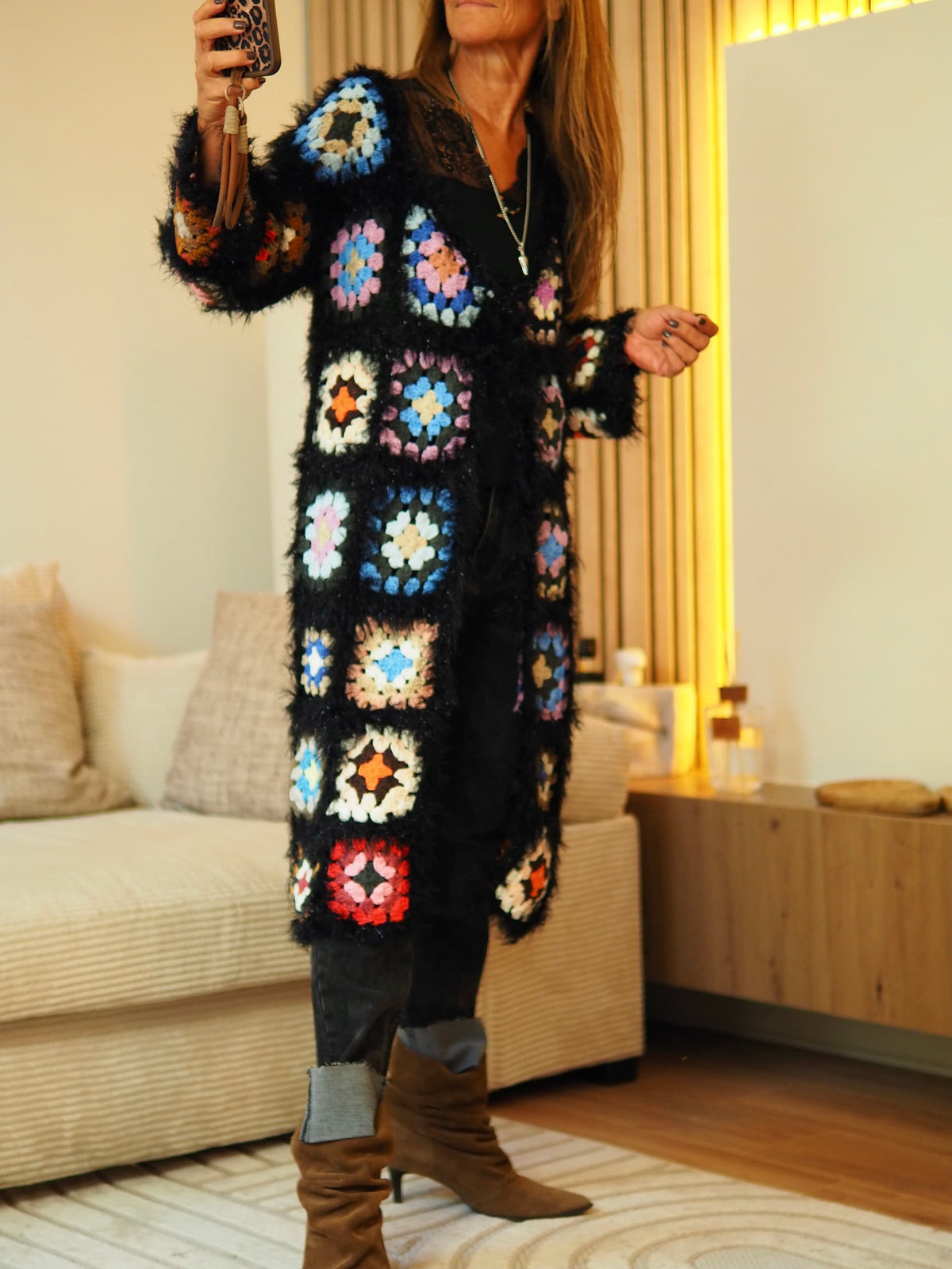 Gilet noir fil argenté crochet.