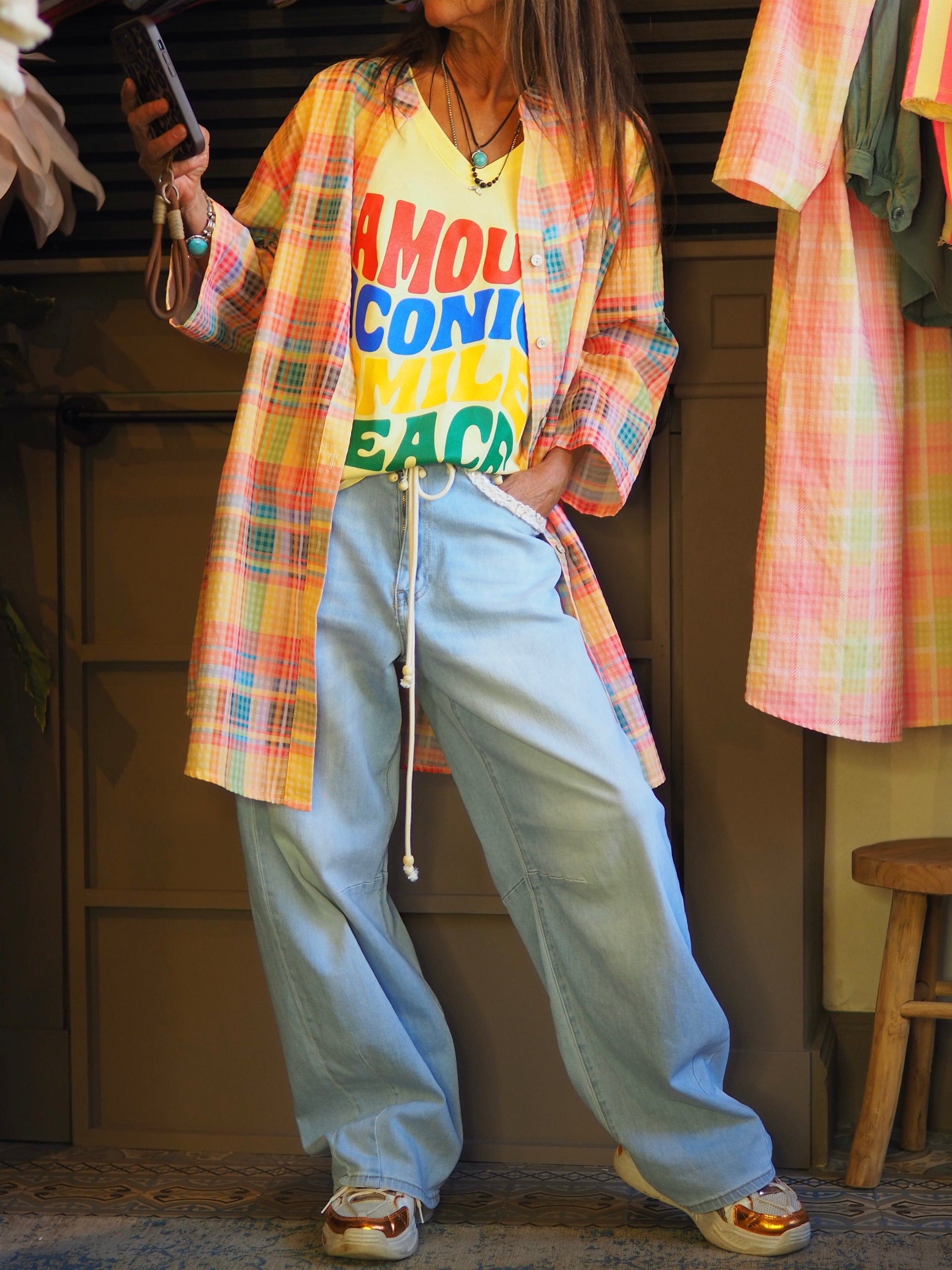 Taille unique convient du 36 au 42.

Mesures : Tour de poitrine 120cm Longueur dos 95cm.
Composition : 100% Coton.
Cathy mesure 1m66 fait un 36 et porte une taille unique.


Tunique ou robe à carreaux dans les ton orangés avec flocage dans le dos.