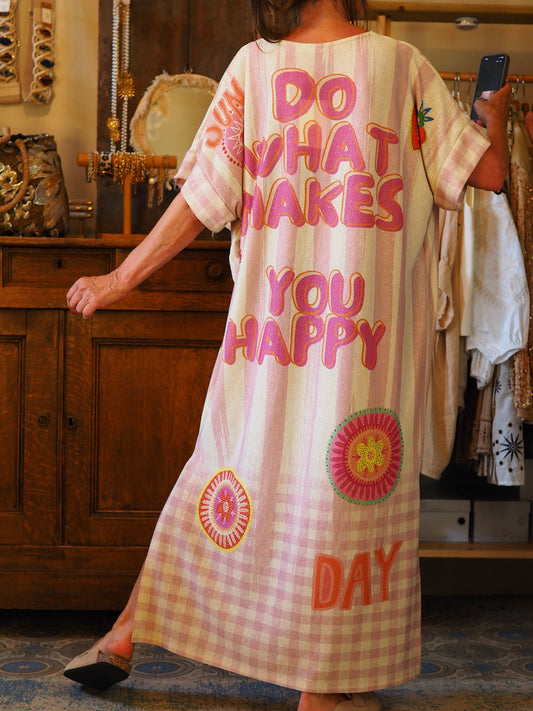 Robe en lurex (ne pique pas). Tons roses.

95% Viscose 5% Elasthan.
Taille unique convient du 36 au 46.
Tour de poitine 150cm Longueur dos 130cm.