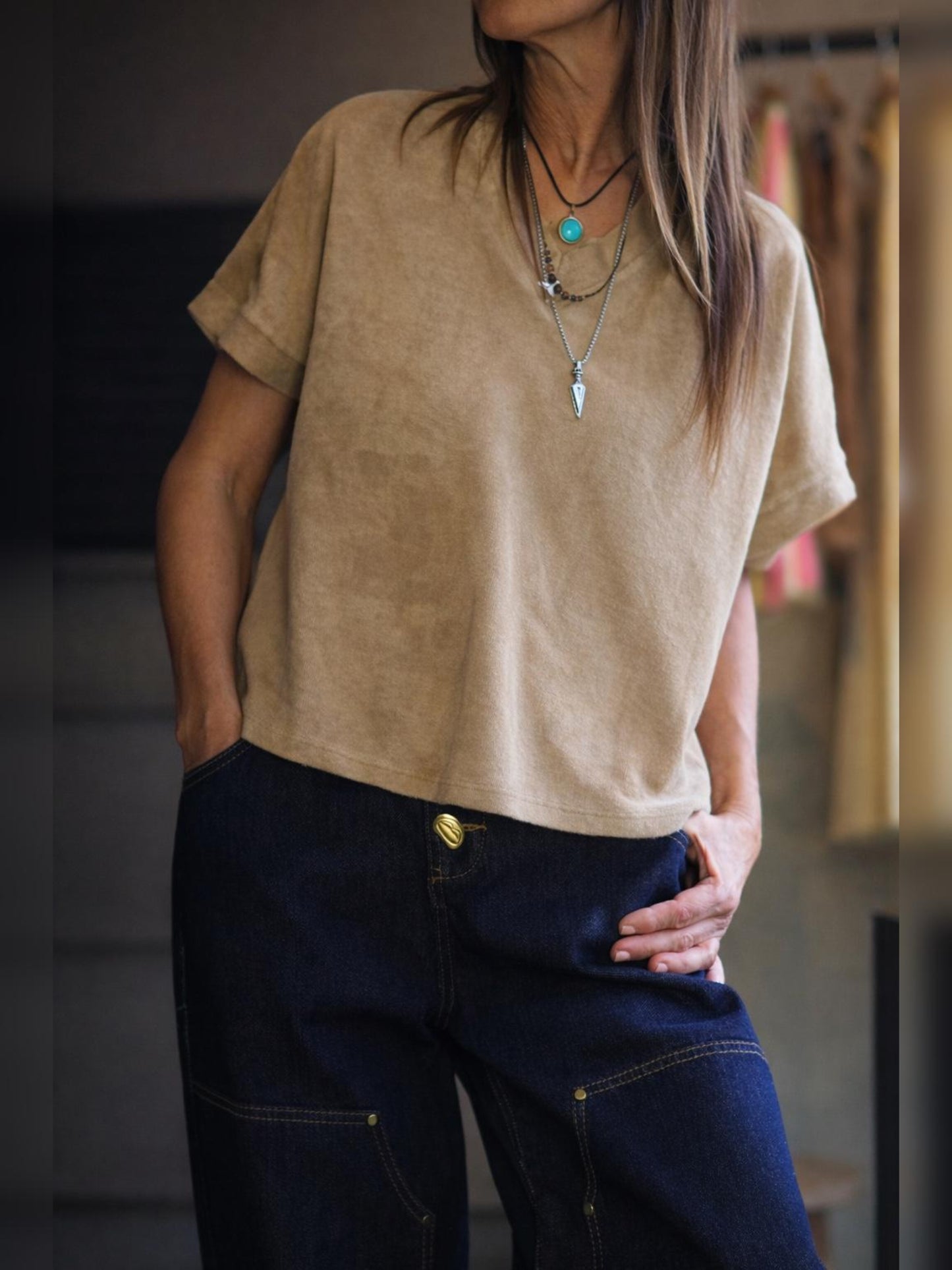Taille unique convient du 36 au 42.

Mesures : Tour de poitrine 120cm Longeur dos 60cm.
Composition : 100% Coton.
Cathy mesure 1m66 fait un 36 et porte une taille unique.


Blouse en éponge camel. Hyper confortable.